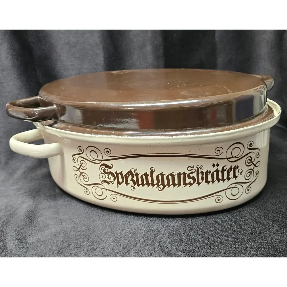 Vintage Large Tan & Brown Iron Roaster Frying Pan Roasting Pot Casserole Dish
